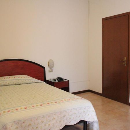 Nuovo Hotel San Martino Snc Казалекио ди Рено Стая снимка